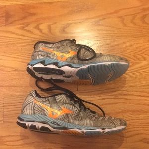 Mizuno running shoes